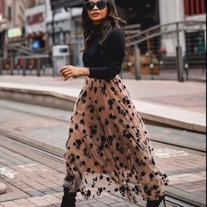 NWT 3D Double Layered Mesh Midi Skirt